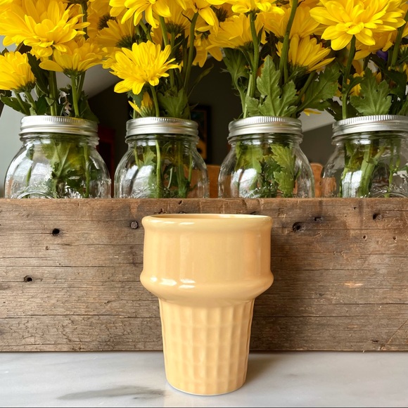 Ice Cream Cone Bowls•NWOT~STACKABLE!•(3) Ceramic Cones For Ice Cream or Toppings - Picture 8 of 15